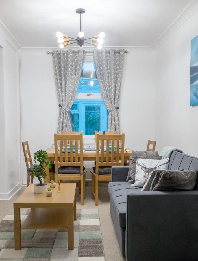 Exclusive Offers L Last-Minute Specials L Parking Free L Double Bed House L Uk L Gaming Room L Komfy 3 Bedroom Cottage With Riverview L Perfect For Short Or Long Stays Reading Extérieur photo