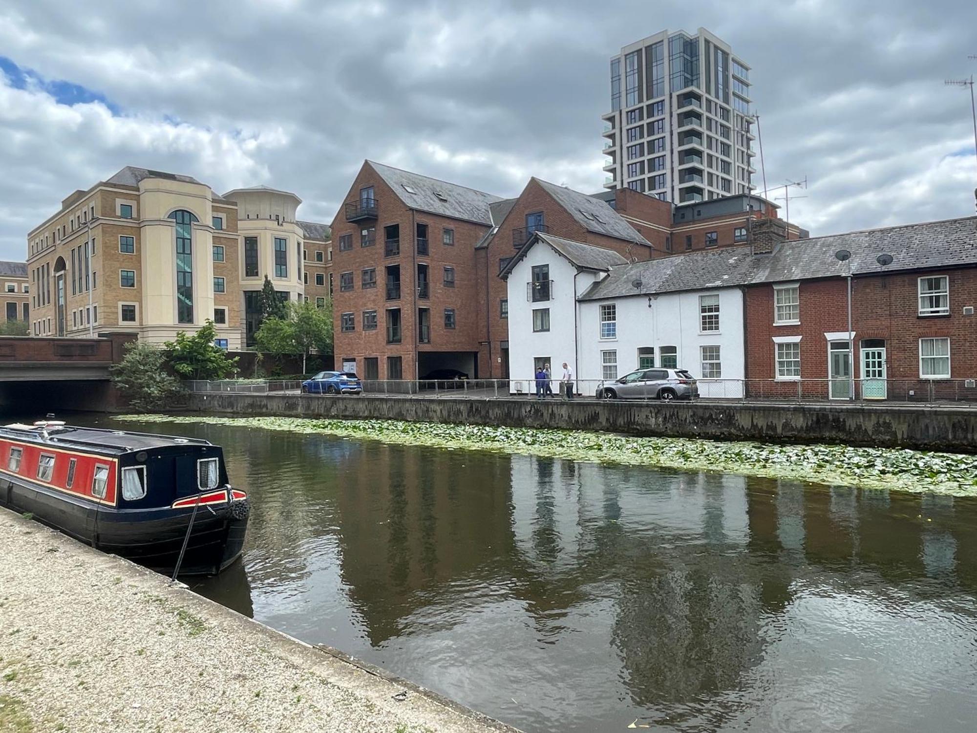 Exclusive Offers L Last-Minute Specials L Parking Free L Double Bed House L Uk L Gaming Room L Komfy 3 Bedroom Cottage With Riverview L Perfect For Short Or Long Stays Reading Extérieur photo